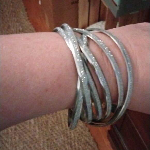 Infinity style bangle bracelets  - Picture 3 of 5